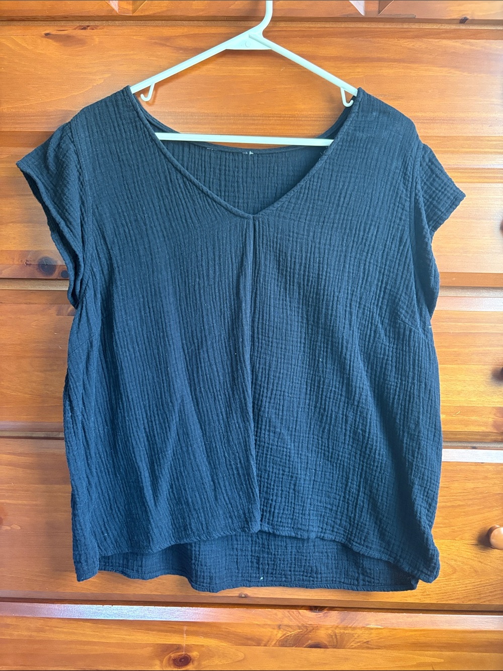 Women’s Black V-Neck Textured Short-Sleeve Top